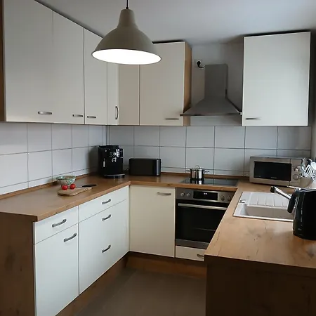 Ferienwohnung Gartenblick - Netflix - Parken - Kueche - Klimaanlage - Shuttle Zum Hockenheimring شقة Altlussheim
